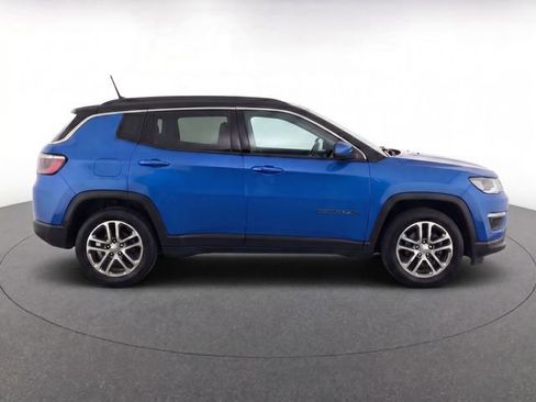 Used 2018 Jeep Compass Latitude w/ Popular Equipment Group image 8