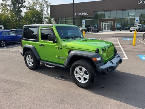 Used 2018 Jeep Wrangler Sport AWD/4WD image 2