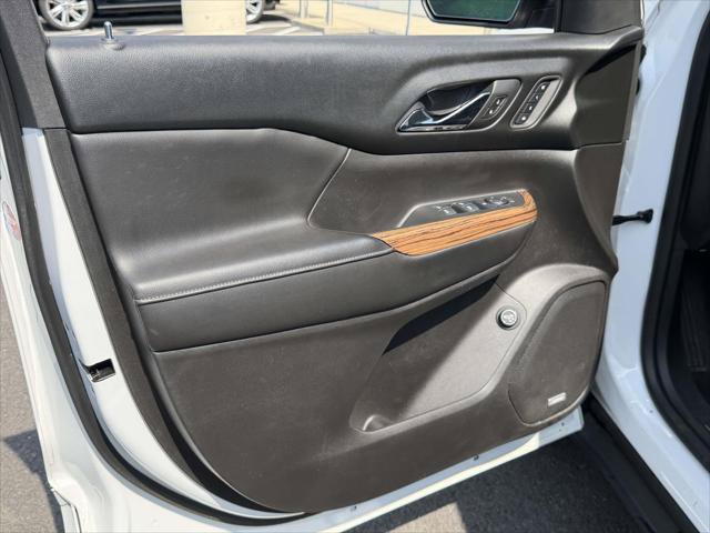 Used 2017 GMC Acadia Denali w/ Technology Package AWD/4WD image 18
