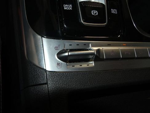 Used 2022 Kia Carnival SX Prestige FWD image 18