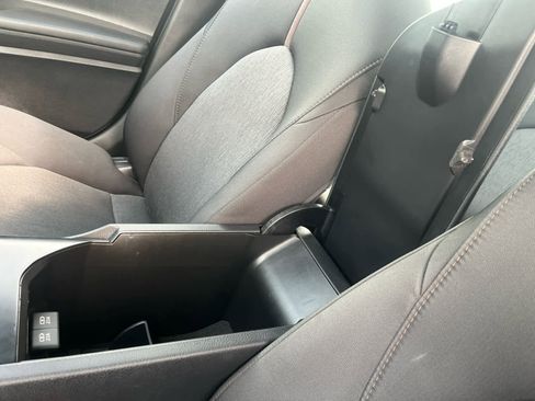 Used 2020 Toyota Camry LE image 19