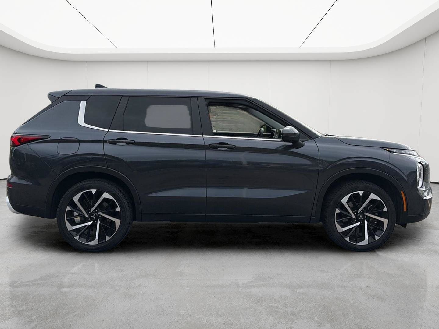 Used 2024 Mitsubishi Outlander SE AWD/4WD image 18