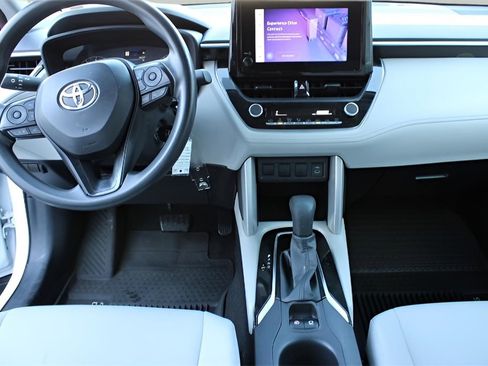 Used 2024 Toyota Corolla Cross L image 9