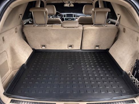 Used 2015 Mercedes-Benz ML 350 4MATIC w/ Premium 1 Package image 10