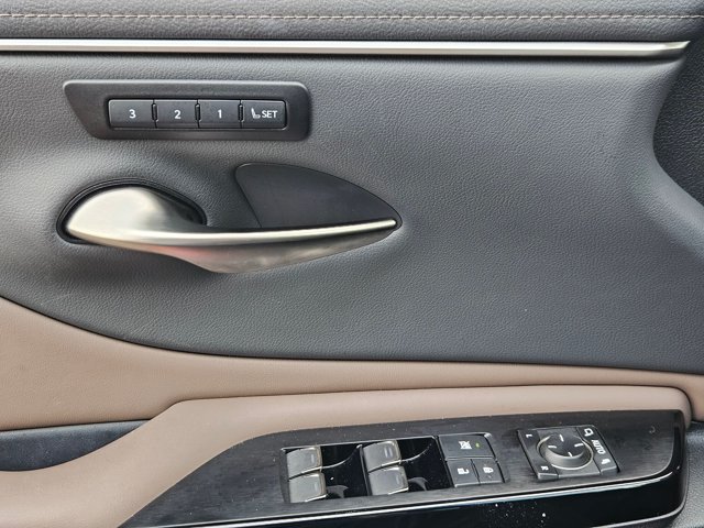 Used 2025 Lexus ES 350 w/ Premium Package FWD image 10