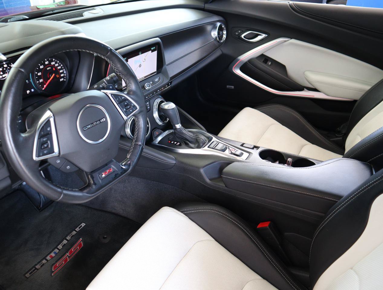 Used 2018 Chevrolet Camaro SS RWD image 46