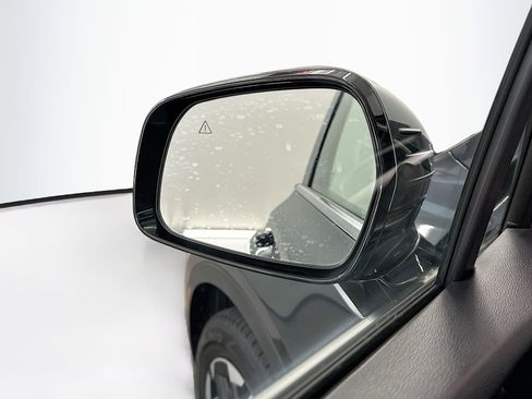 Used 2024 Kia Sorento S image 16