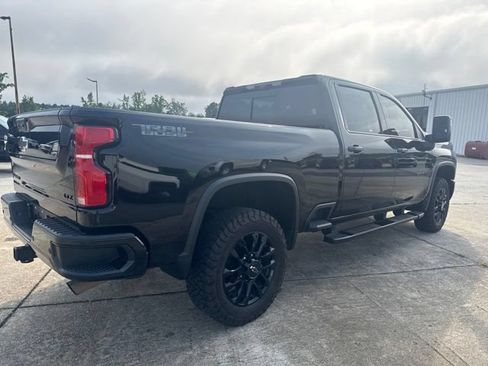 Used 2025 Chevrolet Silverado 2500 LTZ w/ LTZ Plus Package AWD/4WD image 5