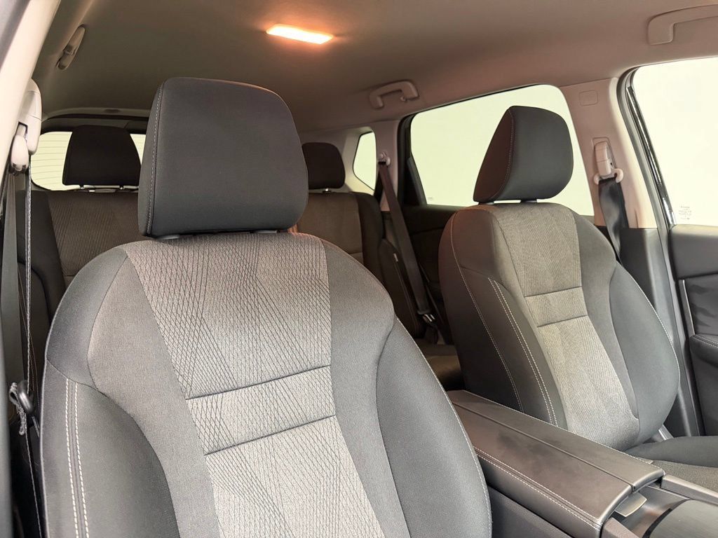 Used 2026 Nissan Rogue SV FWD image 11