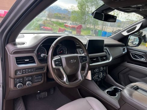 Used 2021 Chevrolet Tahoe Z71 w/ Z71 Off-Road Package AWD/4WD image 18