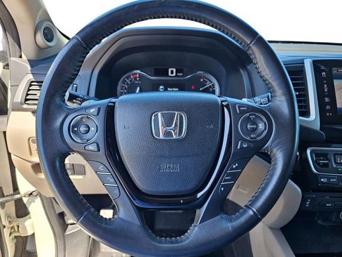 Used 2017 Honda Pilot Touring image 21