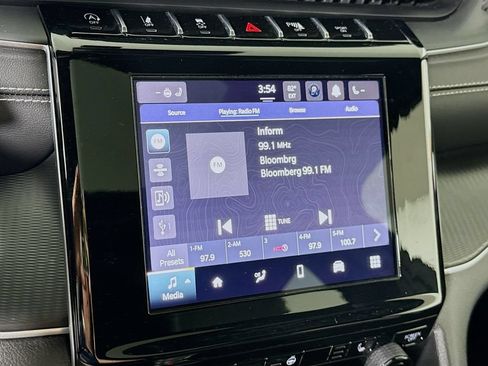 Used 2023 Jeep Grand Cherokee Altitude AWD/4WD image 7