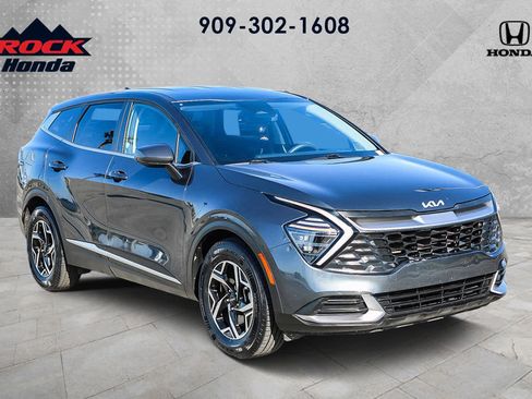 Used 2024 Kia Sportage LX image 3