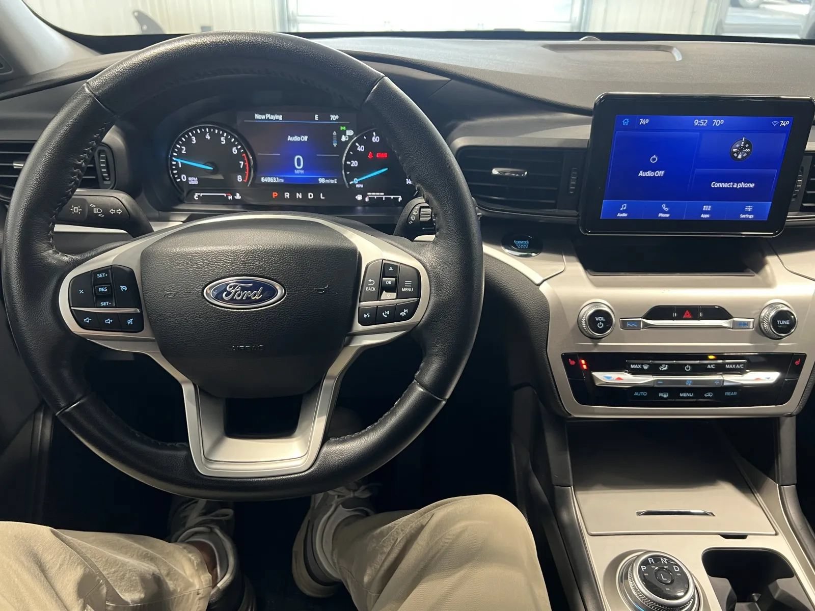 Used 2022 Ford Explorer XLT AWD/4WD image 9