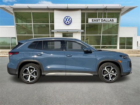 New 2026 Volkswagen Tiguan SE image 2