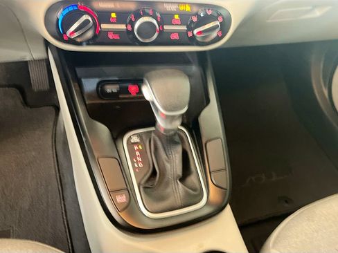 Used 2020 Kia Soul S FWD image 16