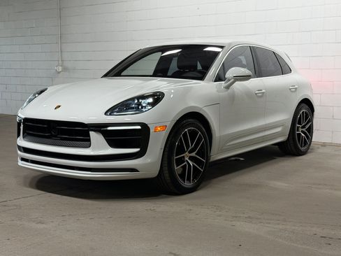 Certified 2026 Porsche Macan S AWD/4WD image 1