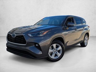 Used 2023 Toyota Highlander LE