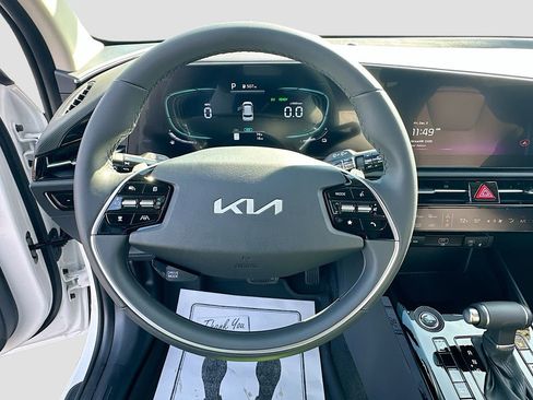 New 2026 Kia Niro EX image 11
