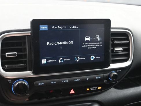 Certified 2023 Hyundai Venue SEL FWD image 14