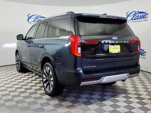 Used 2025 Ford Expedition Platinum w/ Driver's Package AWD/4WD image 2