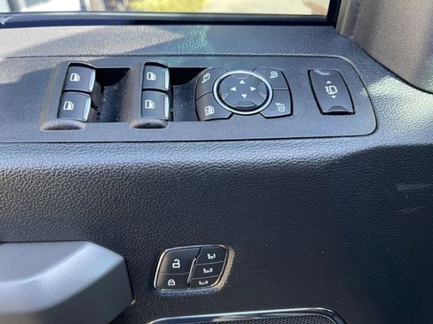Used 2020 Ford F250 Platinum w/ FX4 Off-Road Package AWD/4WD image 24