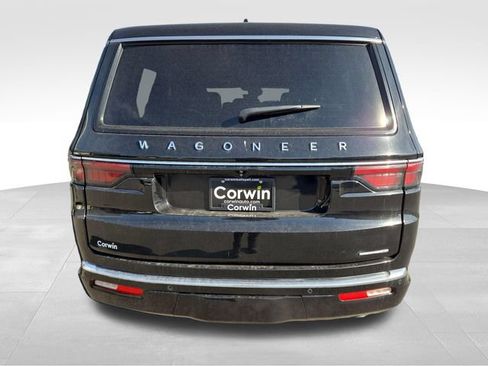 Used 2024 Jeep Wagoneer Series II w/ Flexible Seating Group AWD/4WD image 11