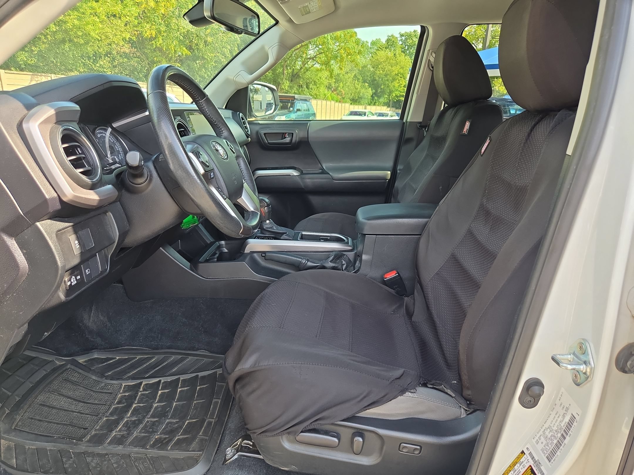 Used 2021 Toyota Tacoma SR5 RWD image 9
