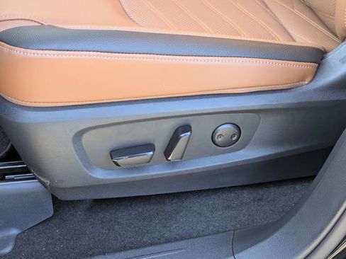 New 2025 Nissan Pathfinder Platinum w/ Black Appearance Package image 16