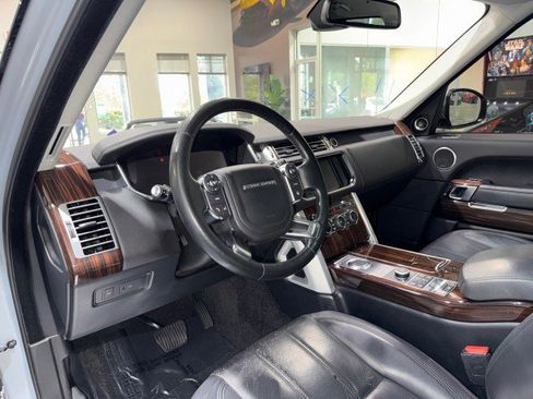 Used 2016 Land Rover Range Rover HSE image 8