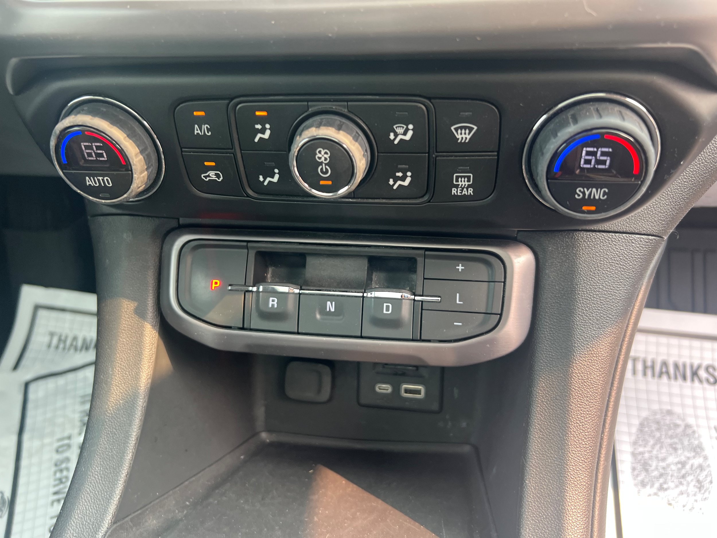 Used 2023 GMC Acadia AT4 w/ Technology Package AWD/4WD image 19