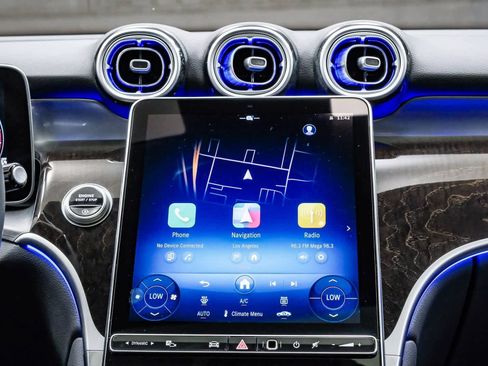 Used 2025 Mercedes-Benz GLC 300 4MATIC image 15