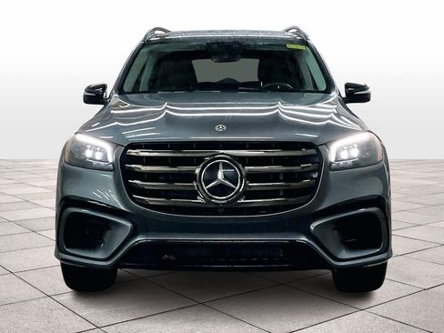 Used 2024 Mercedes-Benz GLS 450 4MATIC image 3