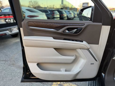 Used 2021 GMC Yukon Denali w/ Denali Premium Package image 17