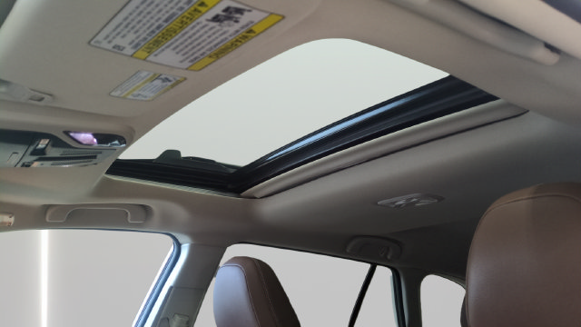 Certified 2025 Subaru Outback Touring AWD/4WD image 34