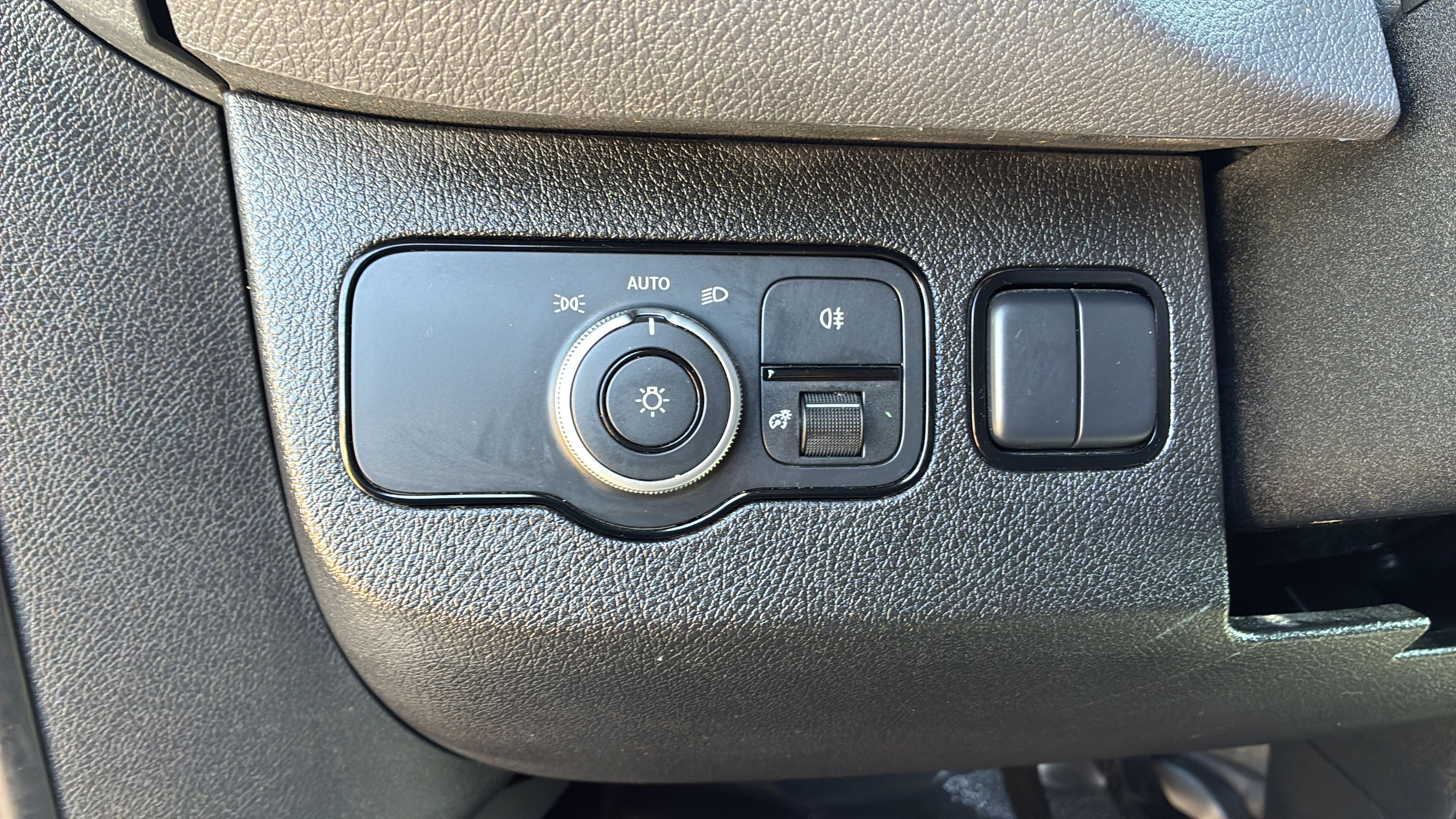 Used 2025 Mercedes-Benz Sprinter 2500 image 17