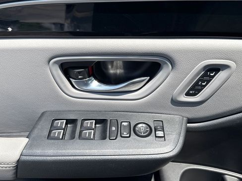 Certified 2023 Honda Pilot Touring image 23