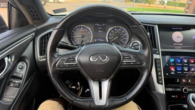 Used 2018 INFINITI Q60 2.0t w/ Moonroof Package RWD image 15