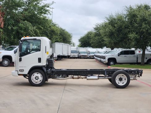 New 2025 Chevrolet Low Cab Forward 5500XG image 10