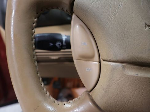 Used 1996 Lincoln Mark VIII RWD image 22