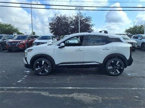 New 2025 Nissan Kicks SR image 3