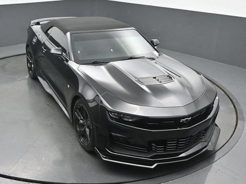 Used 2020 Chevrolet Camaro SS RWD image 41