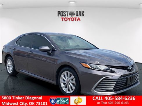 Used 2023 Toyota Camry LE image 1