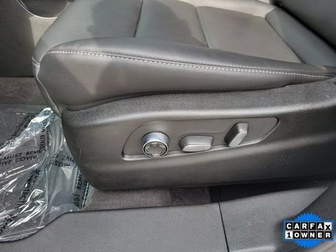 Used 2025 Cadillac XT4 Premium Luxury FWD image 14