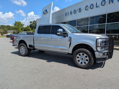 Used 2024 Ford F350 Platinum image 2