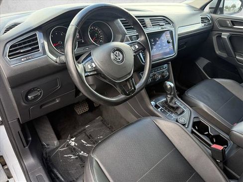 Used 2019 Volkswagen Tiguan SE image 12