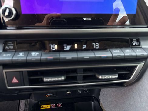 Used 2025 Toyota Camry LE w/ Convenience Package image 22