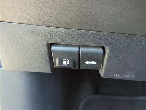 Used 2020 Nissan Kicks SV image 10