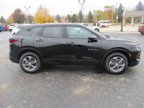 Used 2023 Chevrolet Blazer LT AWD/4WD image 4