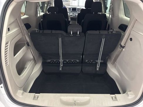 Used 2024 Chrysler Voyager LX FWD image 20